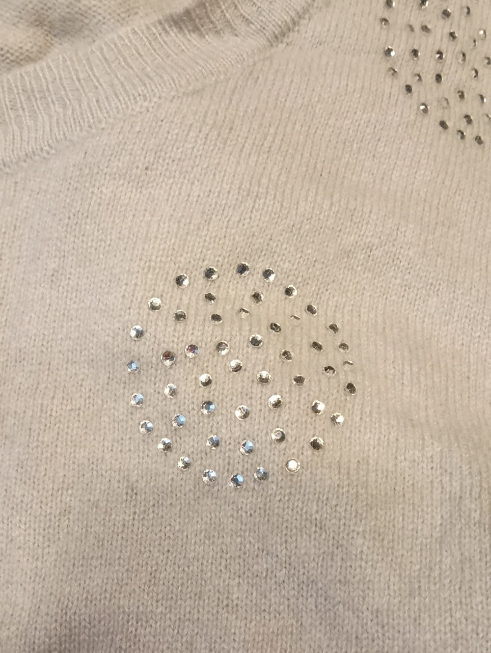 Neiman Marcus Large Cashmere Sweater - Picture 3 of 6
